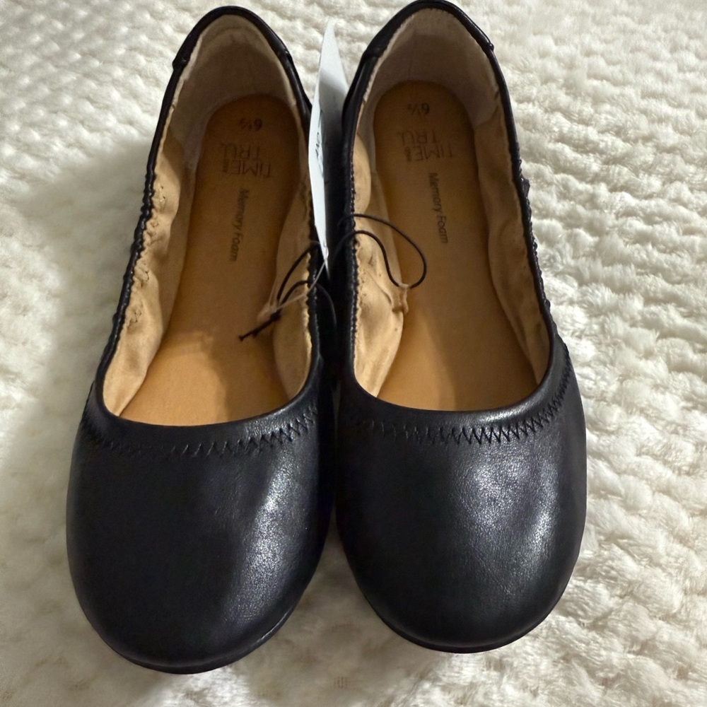 Time and Tru Black Ballet Flats with Elastic Trim Size 6.5 Single S0224